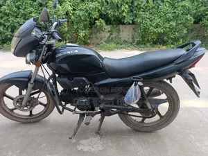 Runner Bullet 100 2018 Black