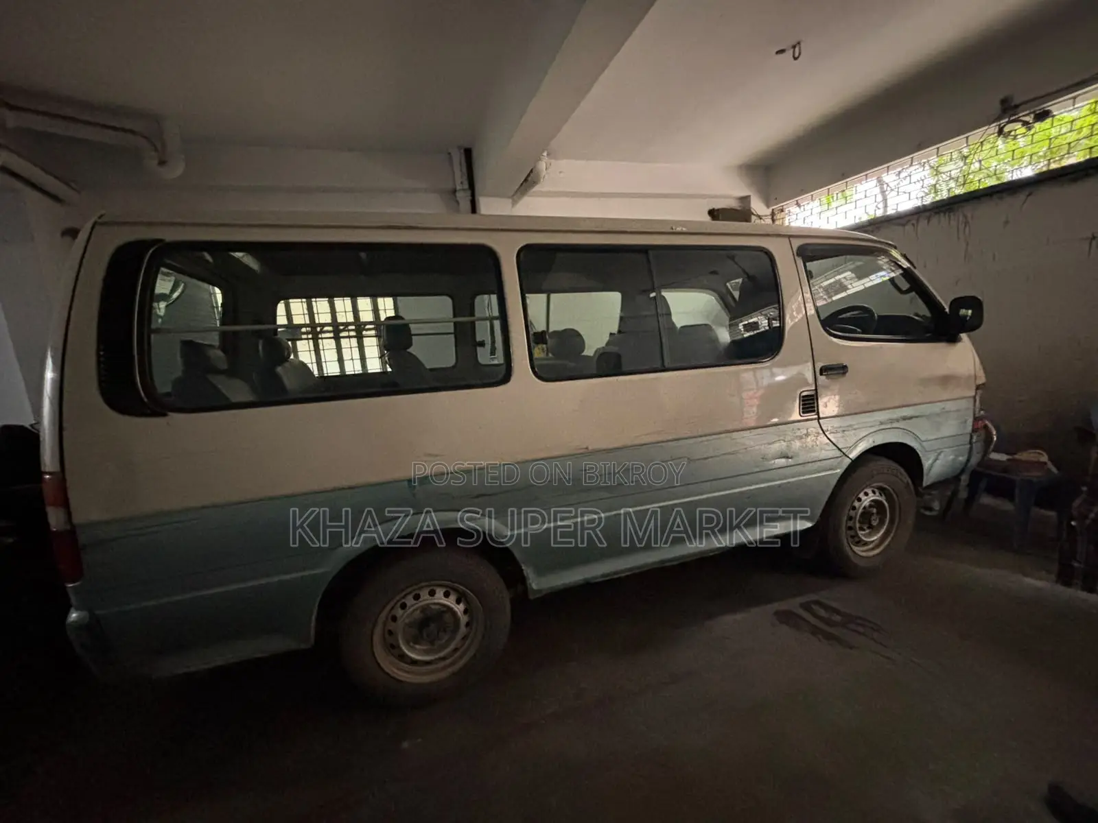 Toyota HiAce 2000