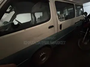Toyota HiAce 2000