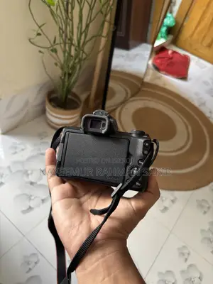 Canon EOS M50 | Canon STM 50mm Prime Lens | Viltrox Lens Adapter