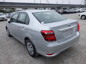 Toyota Axio 2022 Silver