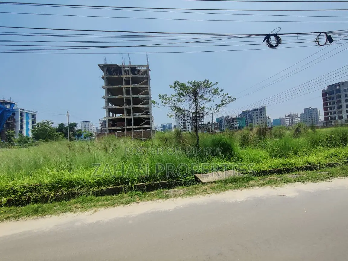 N Block 12 Katha South/North Face Plot Sell Closed 300 Feet