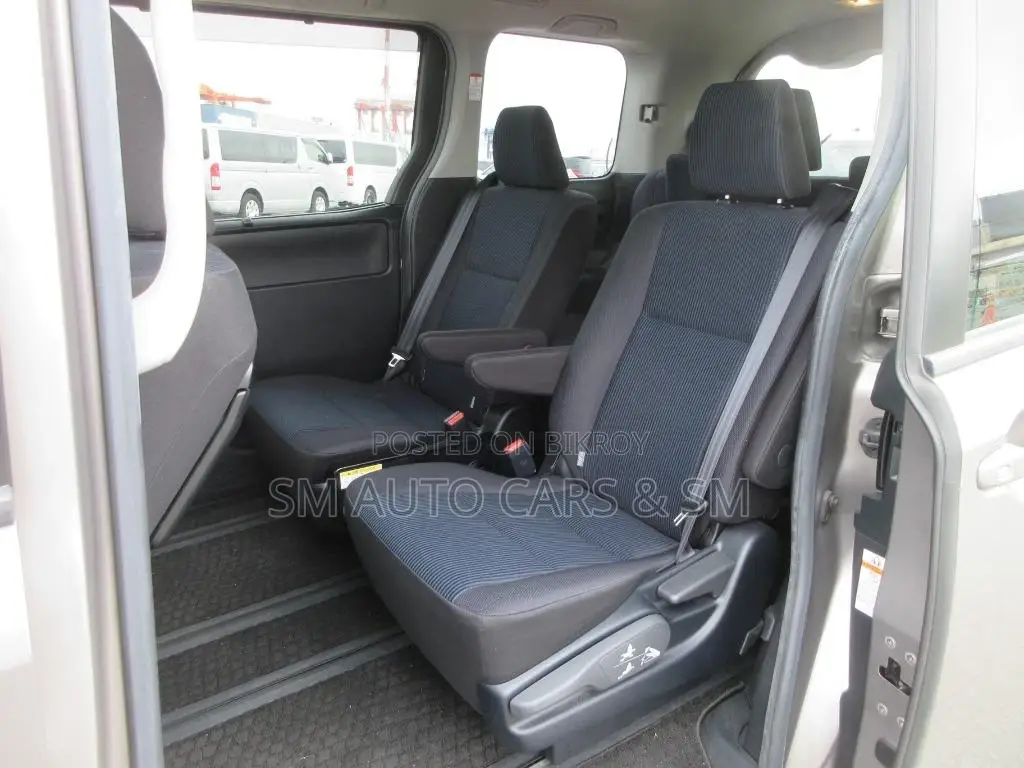 Toyota Noah 1.8 FWD Hybrid (7 Seater) 2021 Beige