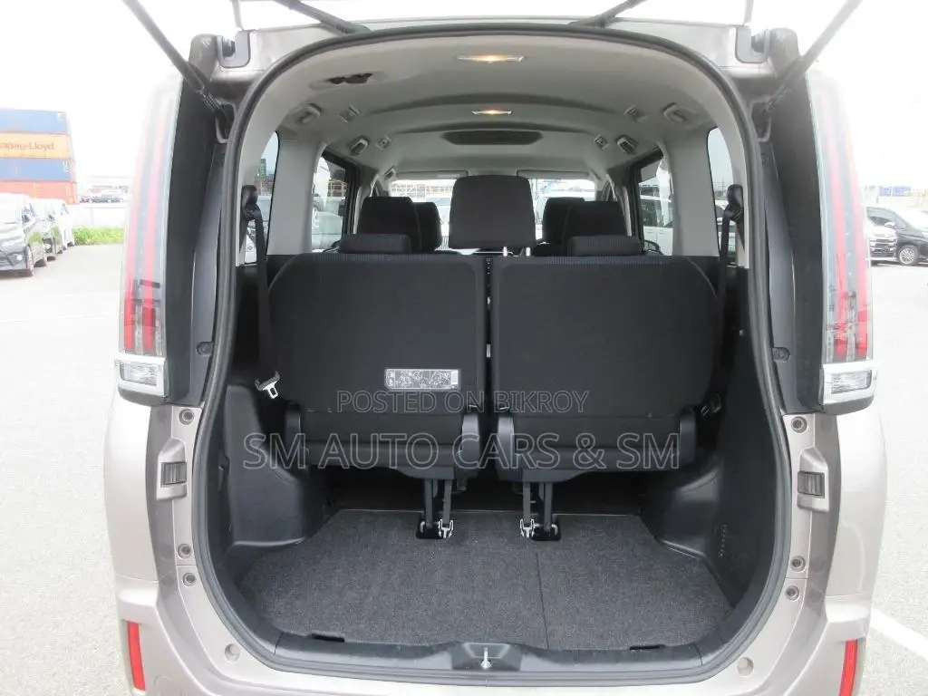 Toyota Noah 1.8 FWD Hybrid (7 Seater) 2021 Beige
