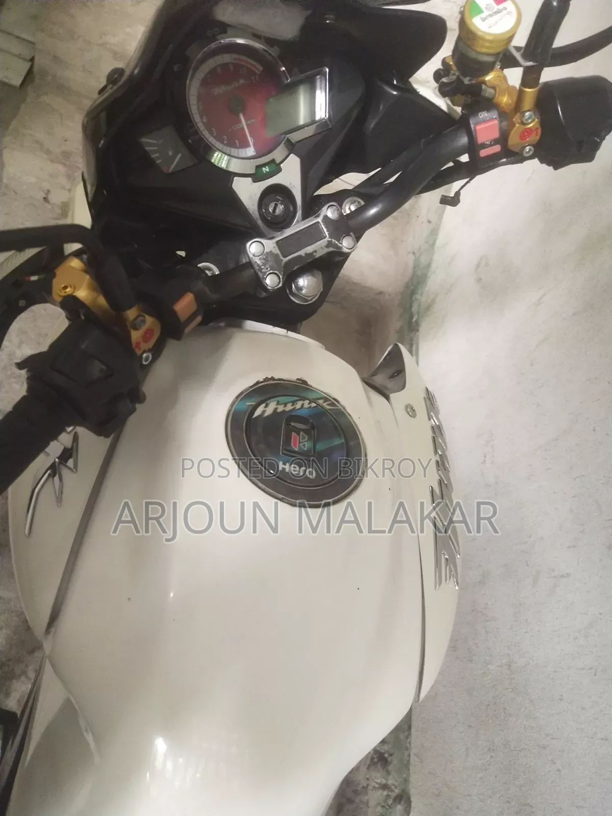 Hero Hunk ২০১৮ হোয়াইট