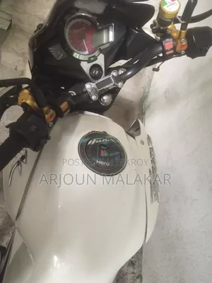 Hero Hunk ২০১৮ হোয়াইট