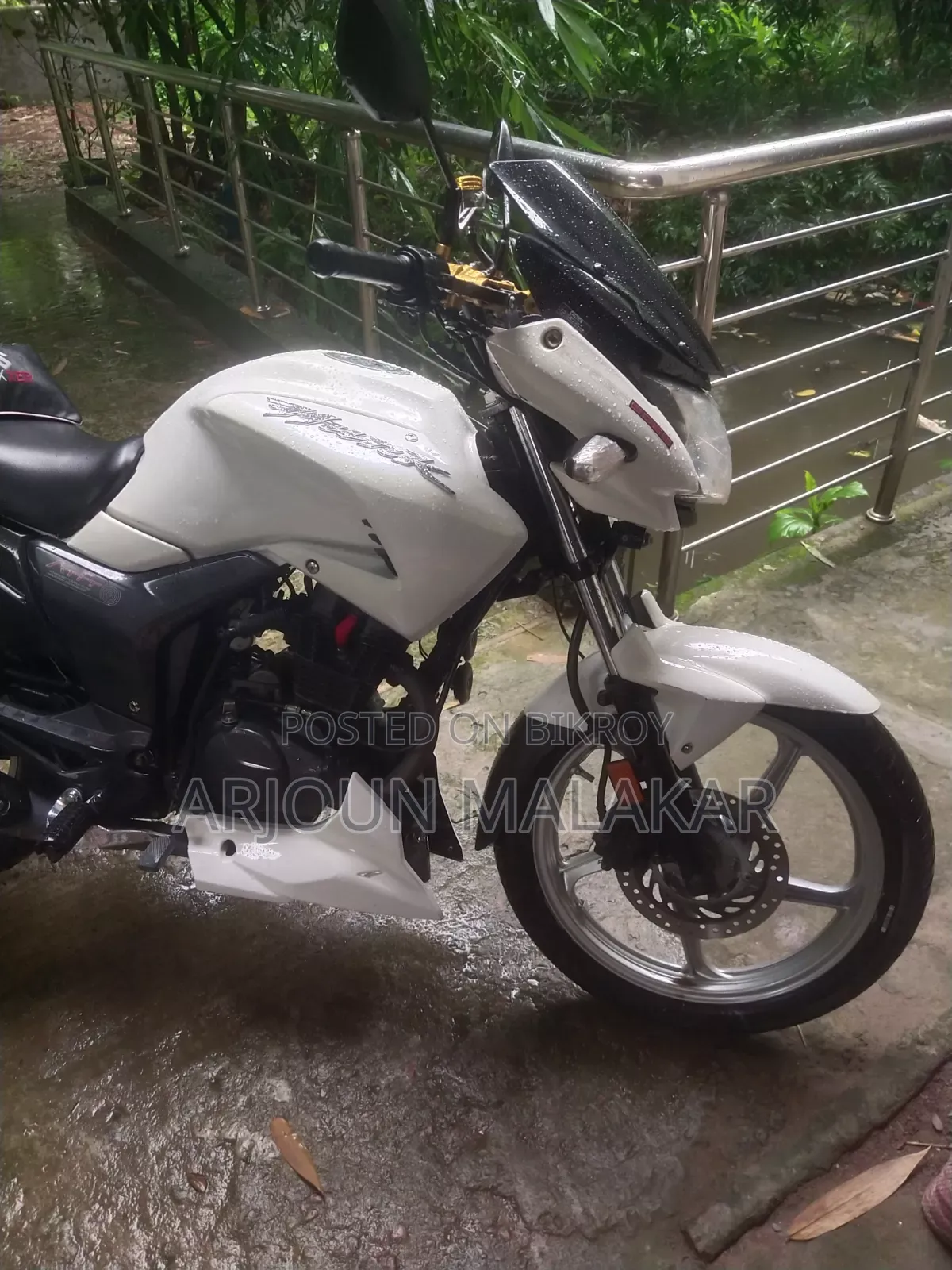 Hero Hunk ২০১৮ হোয়াইট