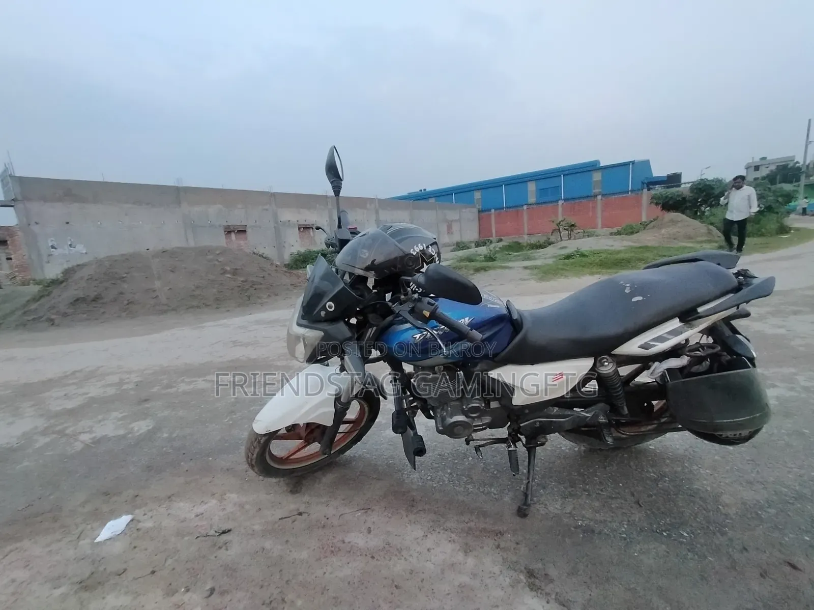 কিওয়ে আরকেএস ১০০ ২০১৫ হোয়াইট