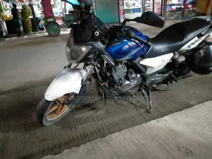 কিওয়ে আরকেএস ১০০ ২০১৫ হোয়াইট