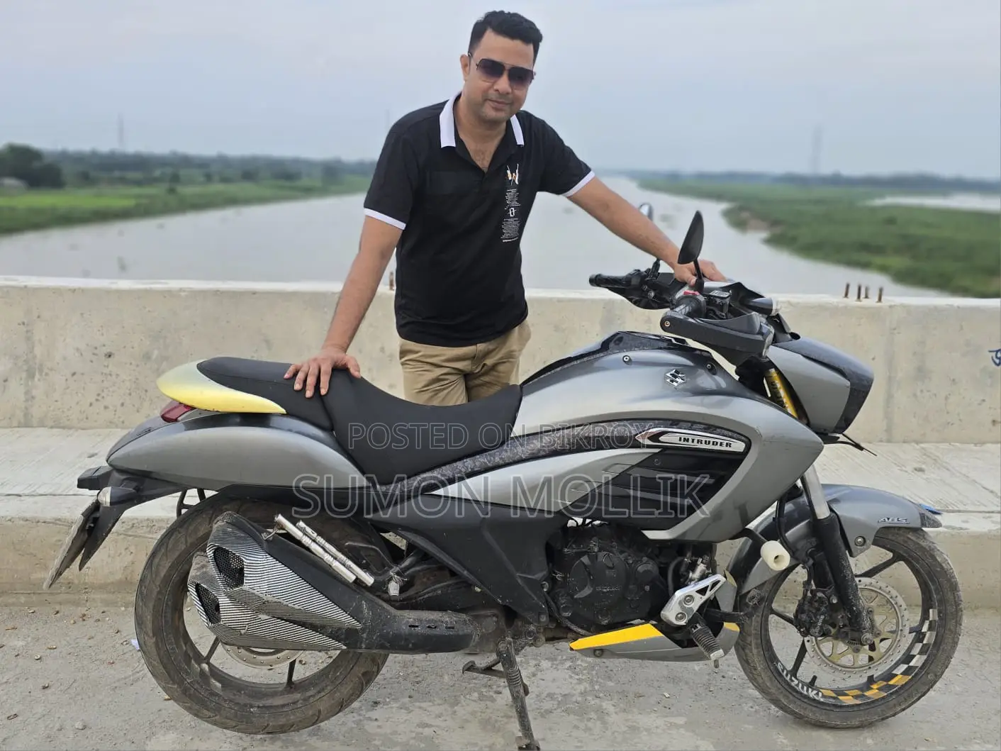 Suzuki Intruder 2018 Gray