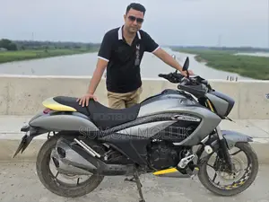 Suzuki Intruder 2018 Gray