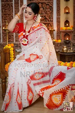 প্রিমিয়াম হাফ সিল্ক ব্লক প্রিন্ট শাড়ি