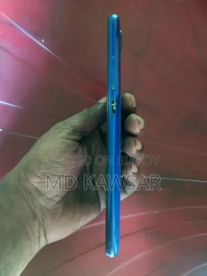 মোবাইল ফোন ১৬ জিবি নীল