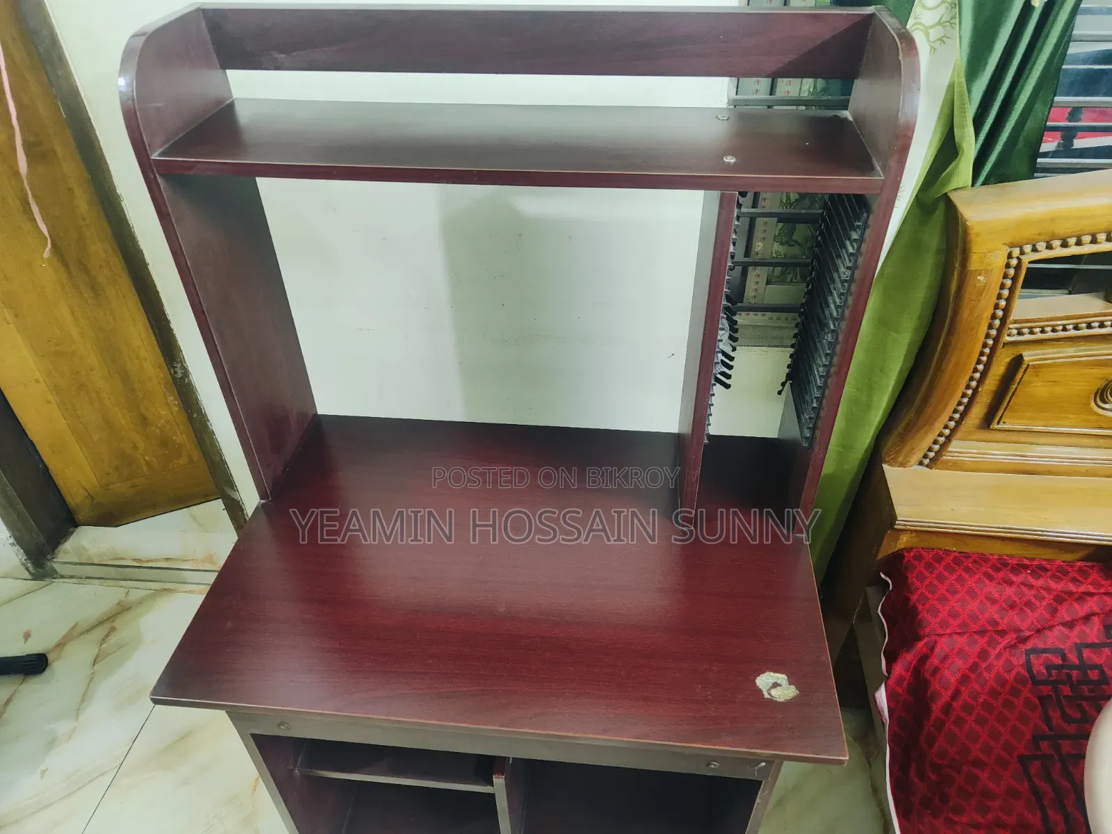 Computer/Study Table (4.5 × 2.5 feet)