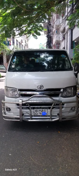 Toyota Grand HiAce 2001 Pearl
