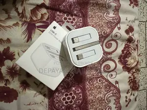 Apple 20W Fast Adapter