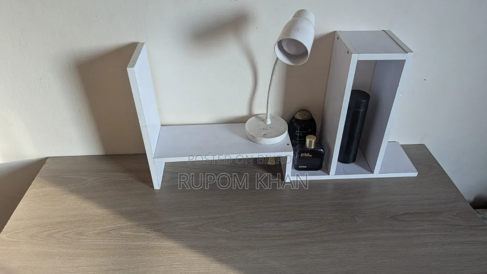 Table. Table for Sale With Decorative Shelf Great Condition