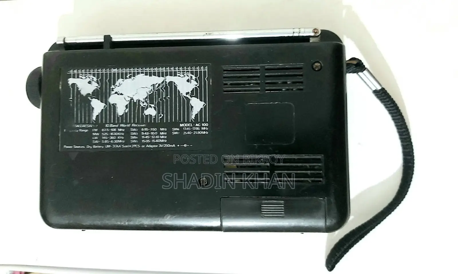 International AC 100 Radio