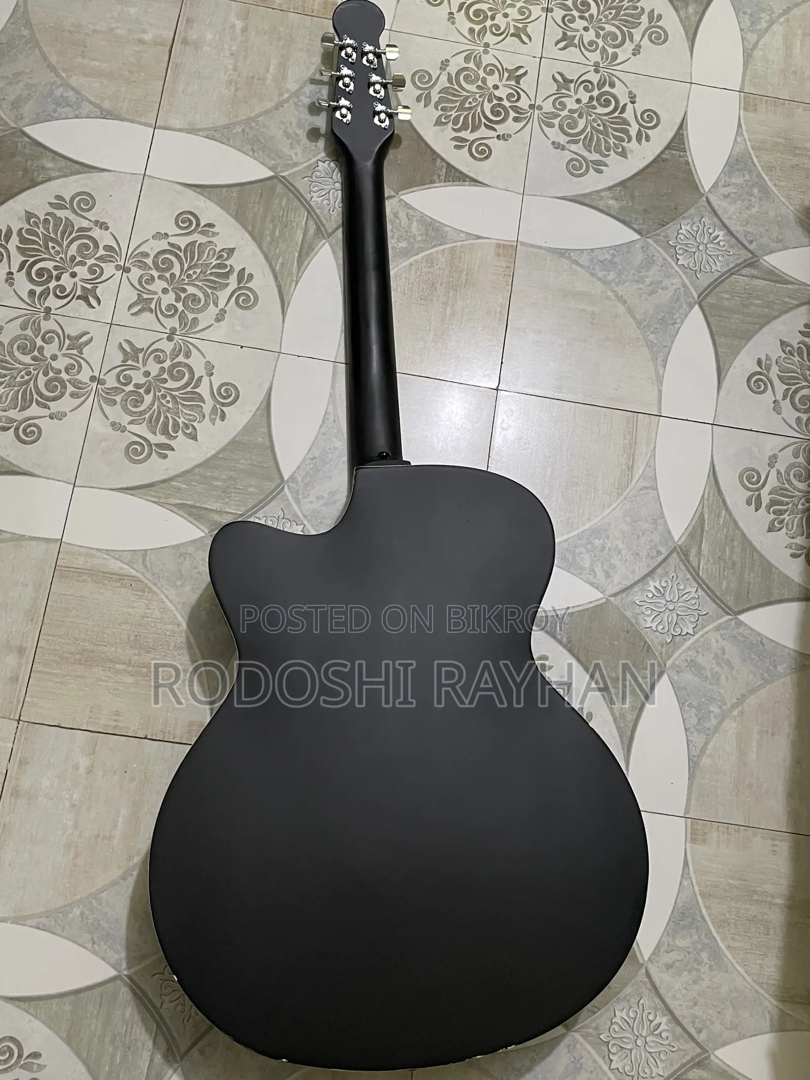 গিটার বিক্রির জন্য