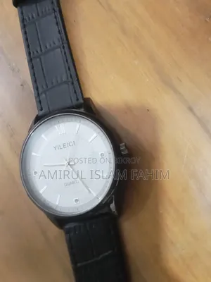 YILEIQI Quartz Men's Wrist Watch – Good Condition