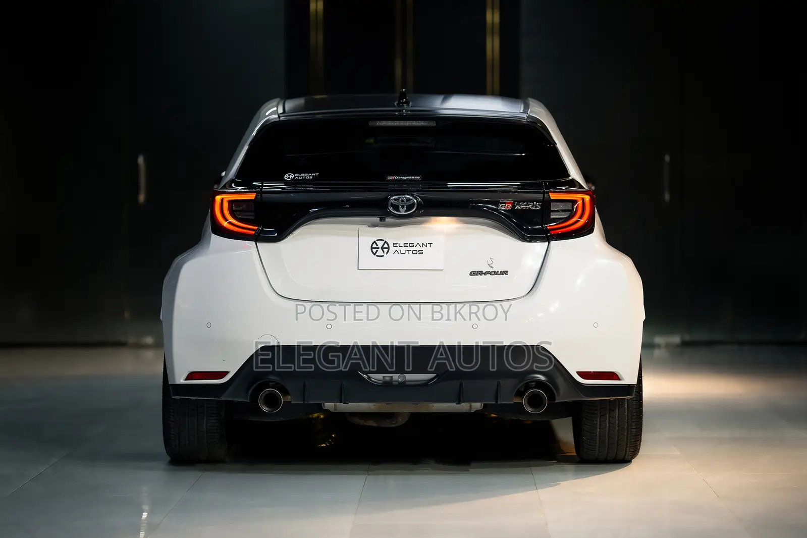 Toyota Yaris 2020 Pearl