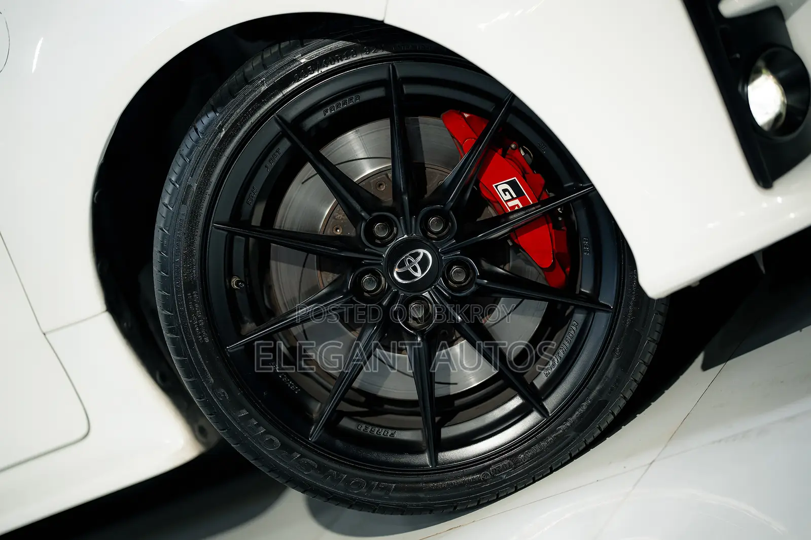 Toyota Yaris 2020 Pearl