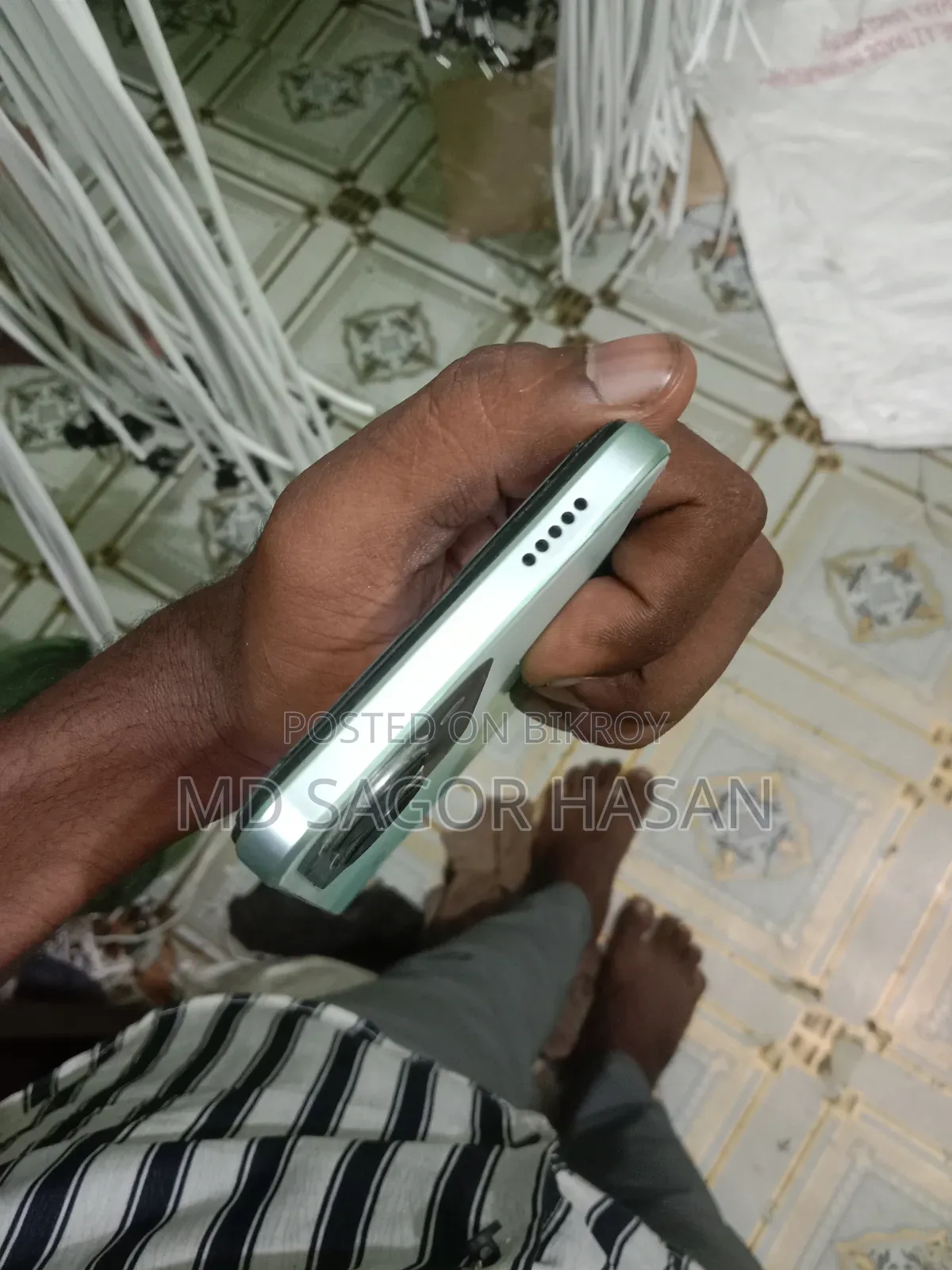Vivo Y18 128 GB Silver