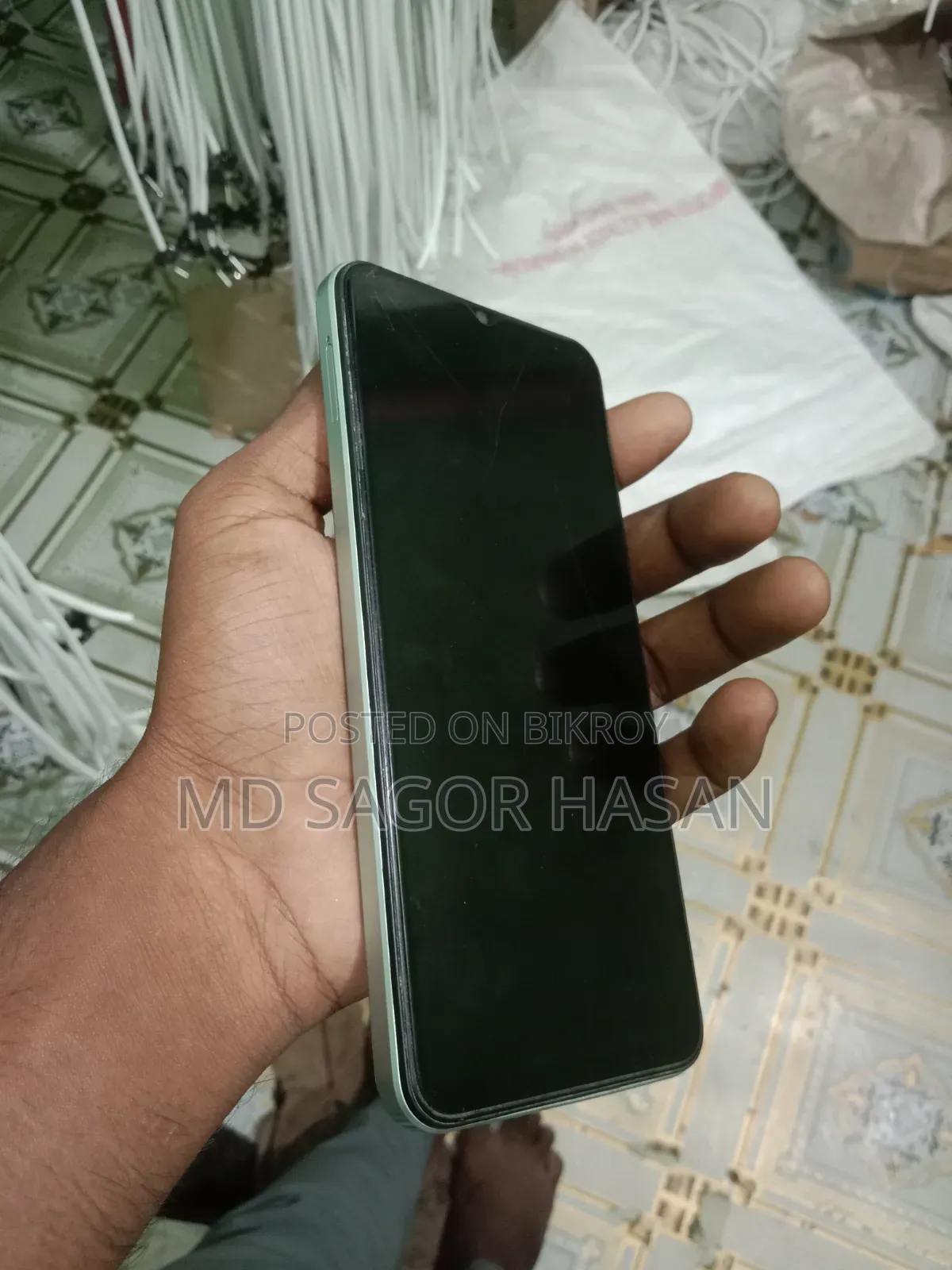 Vivo Y18 128 GB Silver