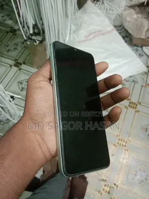 Vivo Y18 128 GB Silver