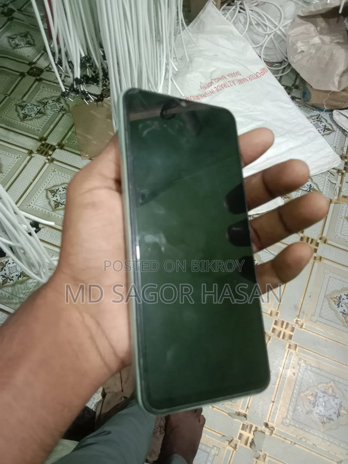 Vivo Y18 128 GB Silver