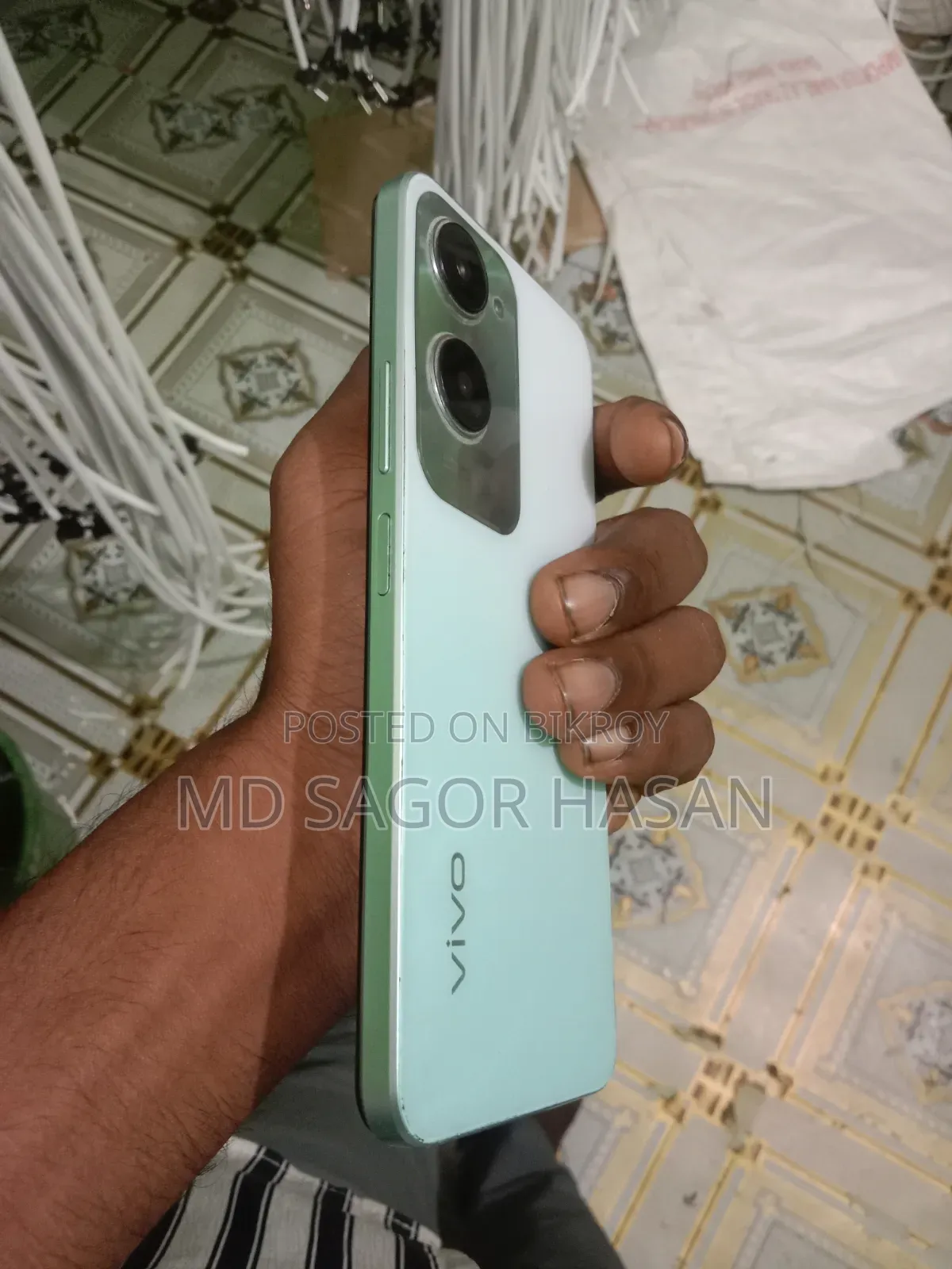 Vivo Y18 128 GB Silver