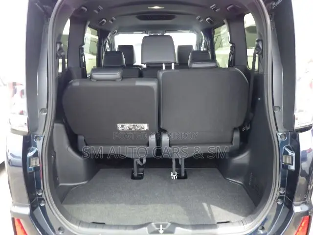 Toyota Noah 2.0 Front Wheel Drive (8 Seater) 2021 Matt Black