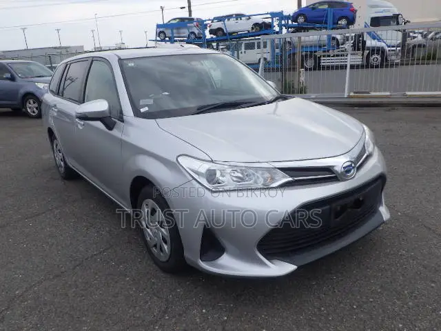 Toyota Corolla Fielder 2021 Silver