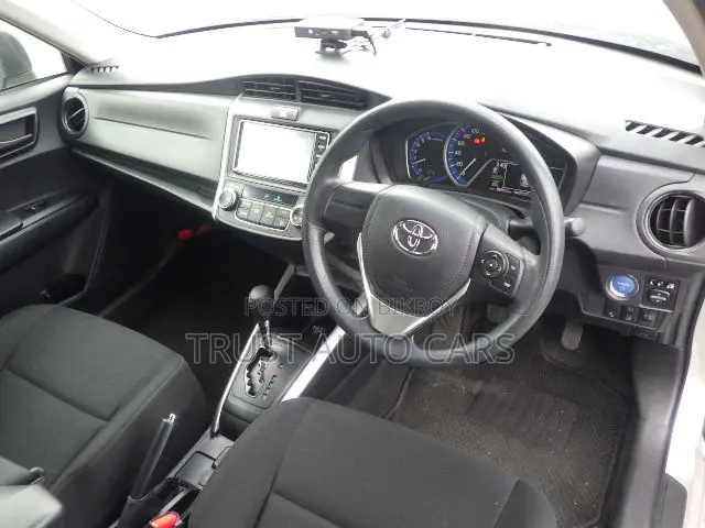 Toyota Corolla Fielder 2021 Silver