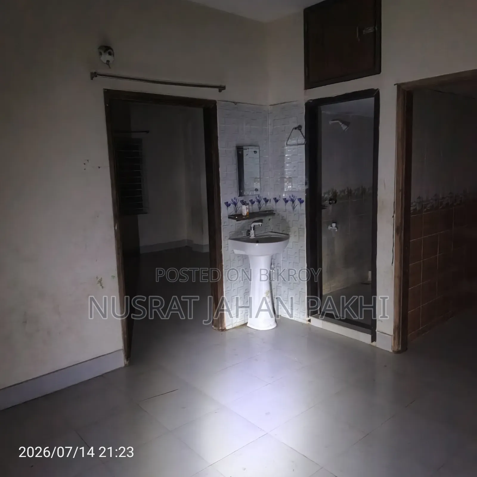 ১লা সেপ্টেম্বর থেকে সাবলেট এক রুম ভাড়া হবে