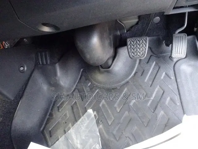Toyota HiAce 2023 Black