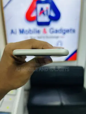 Apple iPhone 11 128 GB White