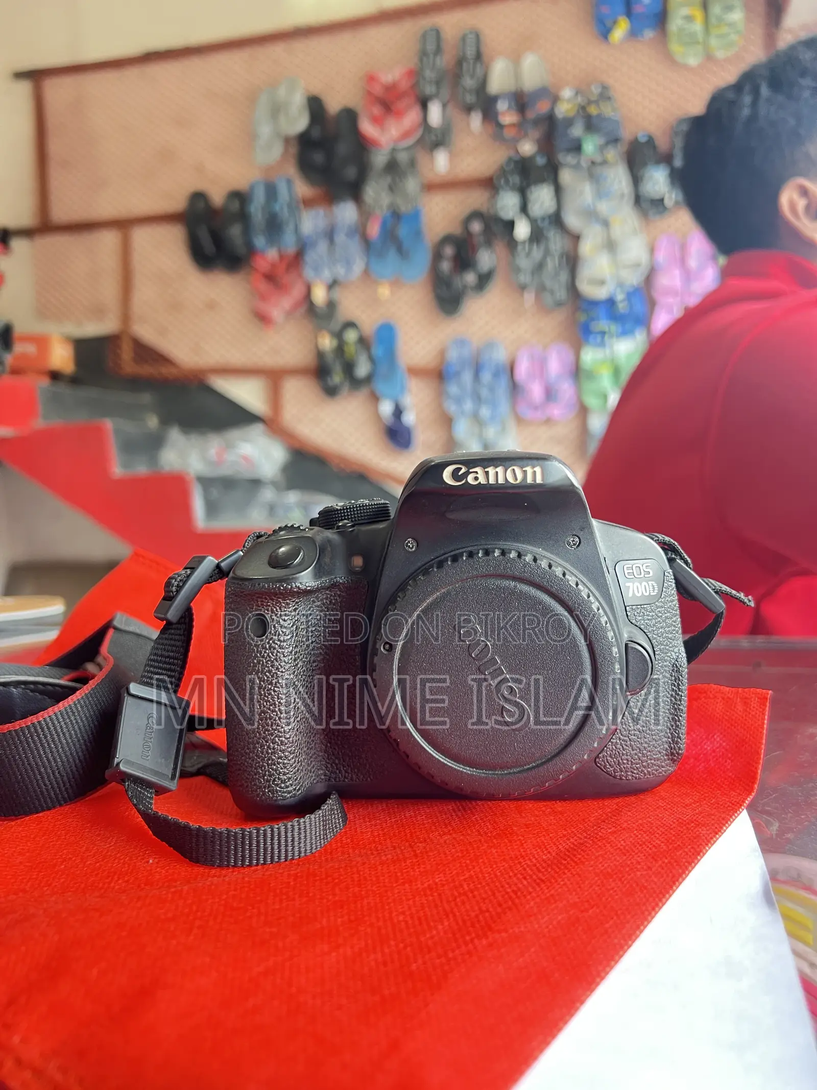 Cannon 700D