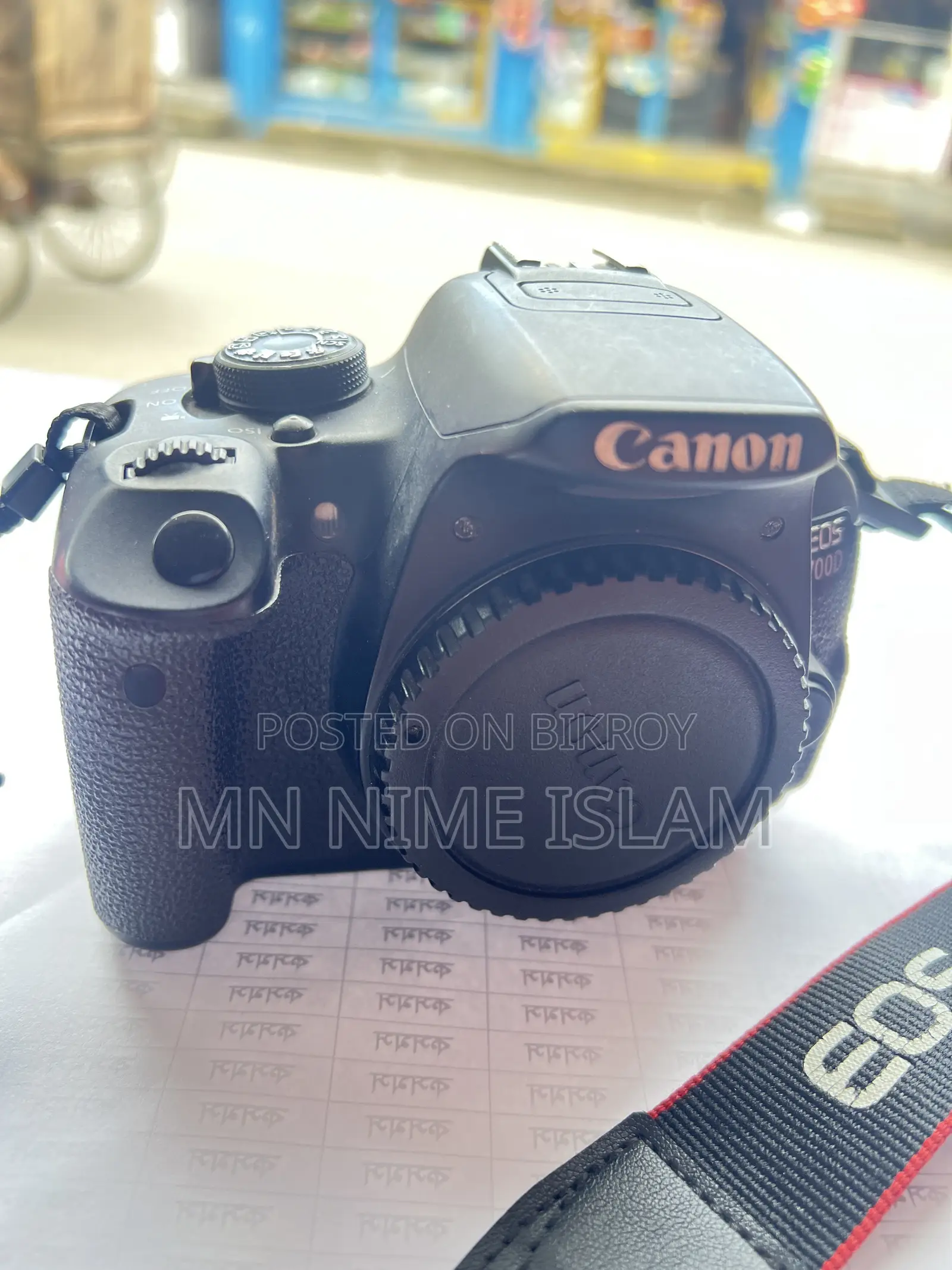 Cannon 700D
