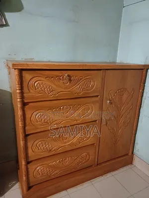 Location Keraniganj. Teak wood wardrobe for sale, size 4.5-5 feet.