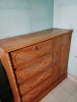 Location Keraniganj. Teak wood wardrobe for sale, size 4.5-5 feet.