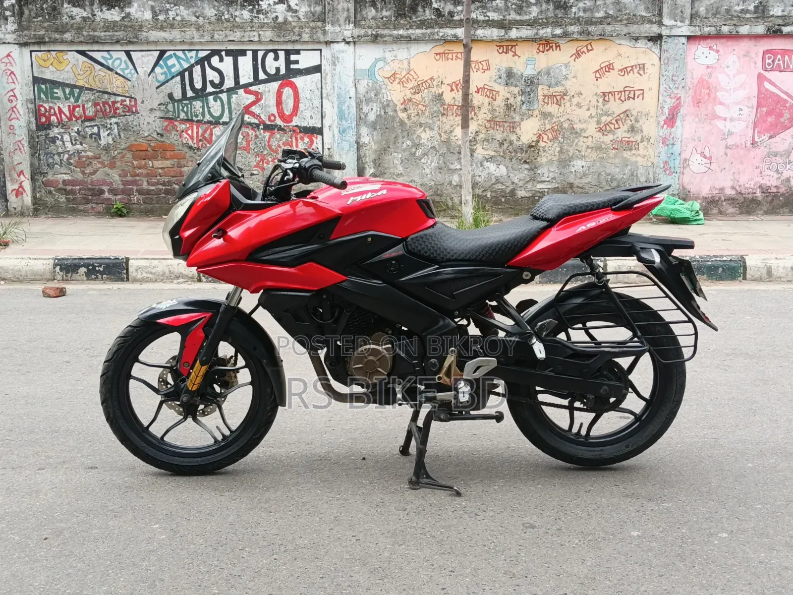 Bajaj 2016 Red