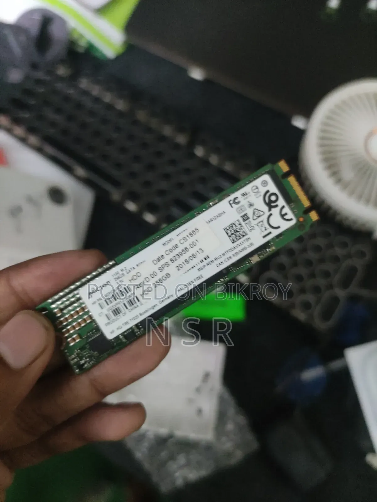 SSD 256GB DDR4 RAM 8GB