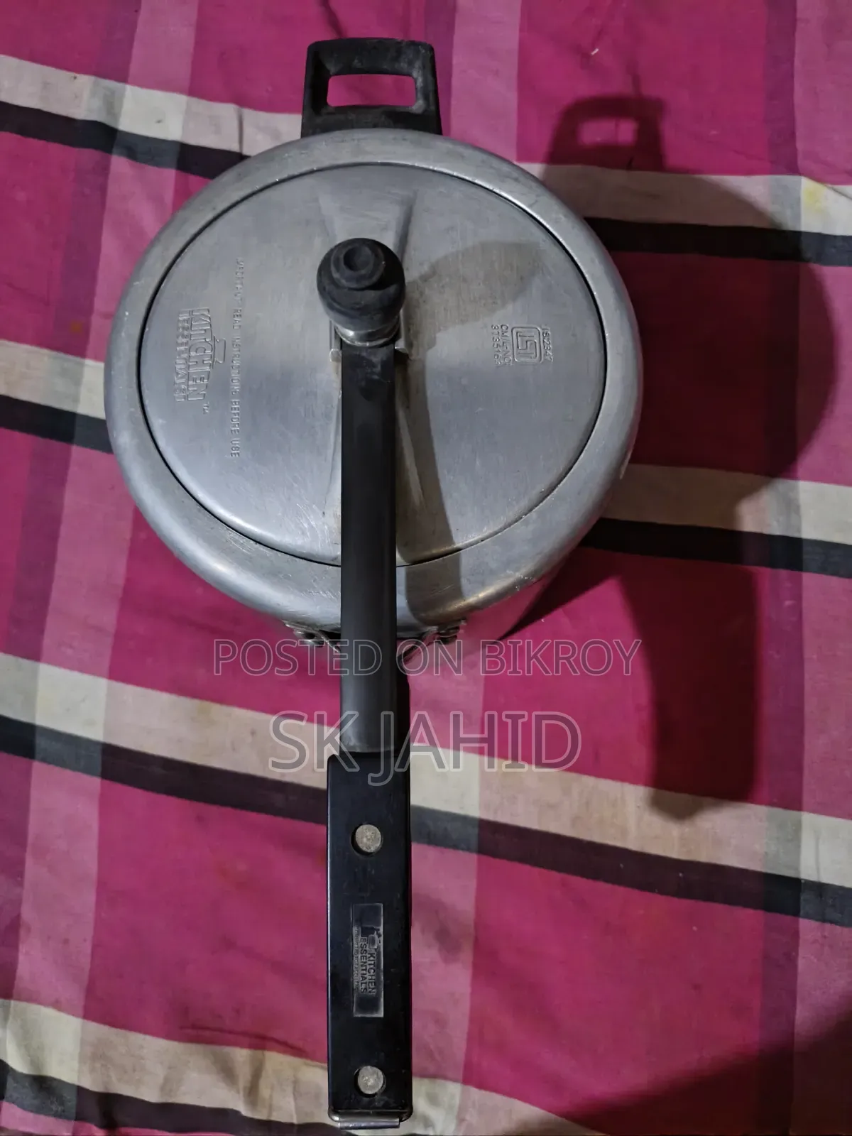 Two-liter pressure cooker for sale