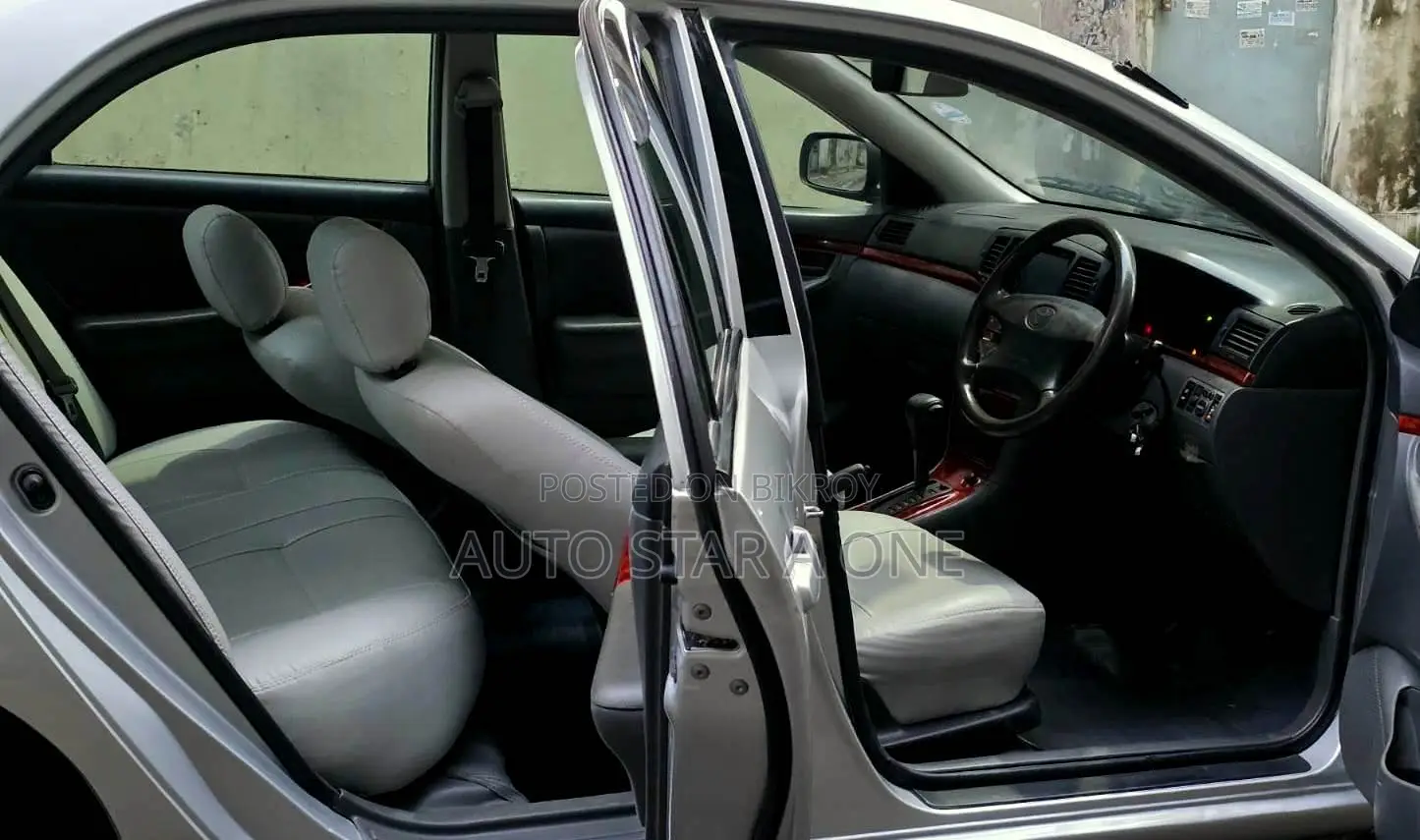 Toyota Corolla Sedan 2005 Silver