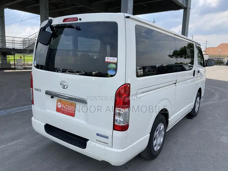 Toyota HiAce 2021 White