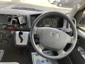 Toyota HiAce 2021 White
