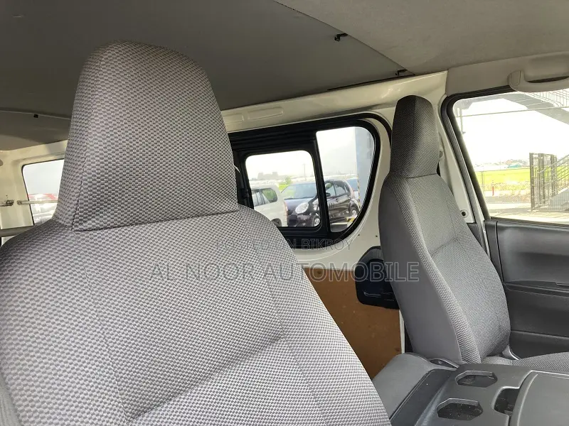 Toyota HiAce 2021 White