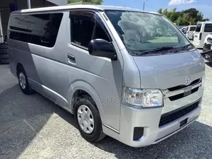 Toyota HiAce 2021 Silver