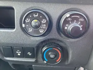 Toyota HiAce 2021 Silver
